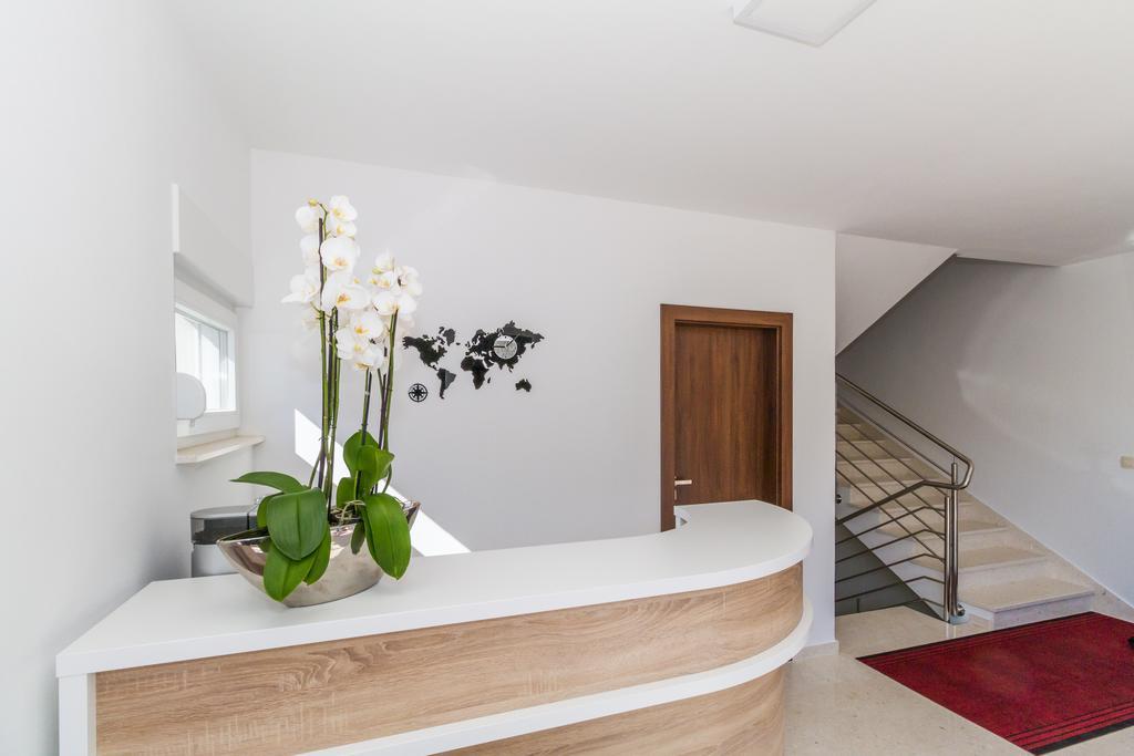 Villa Astoria 비오그라드나모루 외부 사진
