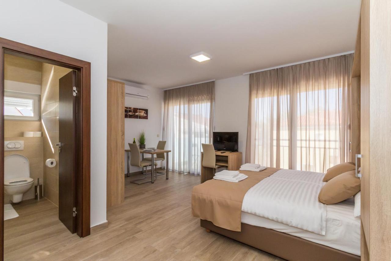 Villa Astoria 비오그라드나모루 외부 사진