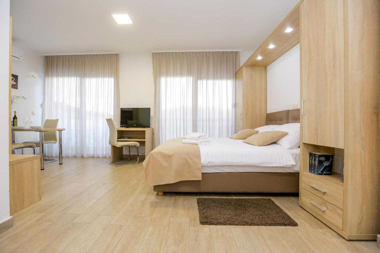 Villa Astoria 비오그라드나모루 외부 사진