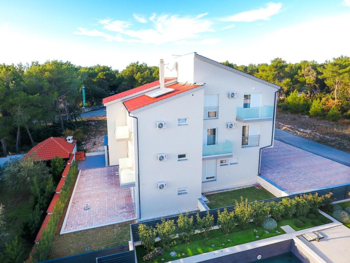 Villa Astoria 비오그라드나모루 외부 사진